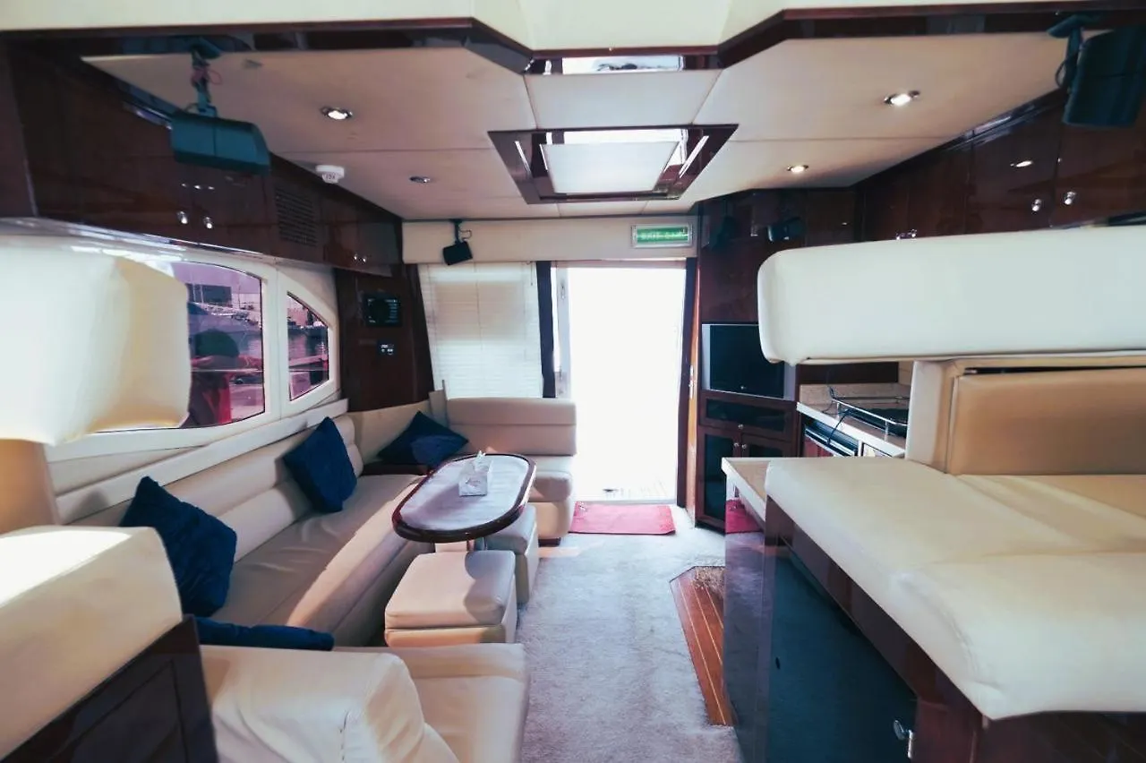 ספינת מלון מלון Riviera Leisure Yachts דובאי